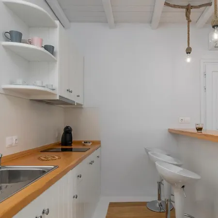 Milesian * Adamantas (Milos)