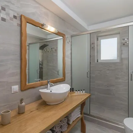 Milesian Apartment *