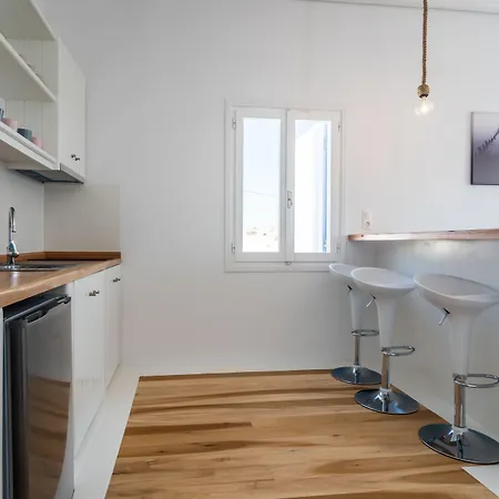 Milesian Adamantas (Milos)