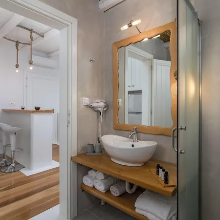 Apartment Milesian Adamantas (Milos)