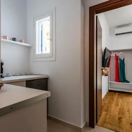 Milesian Apartment *