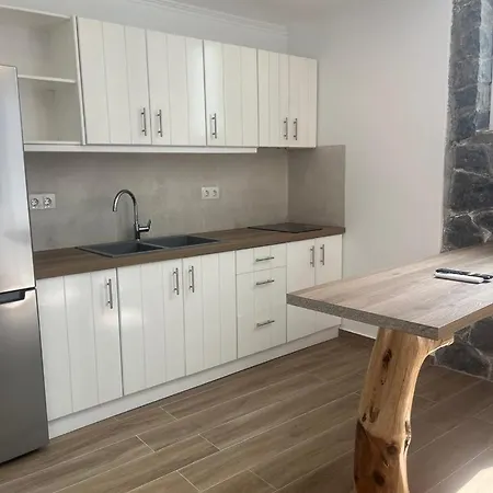 Milesian Apartment *