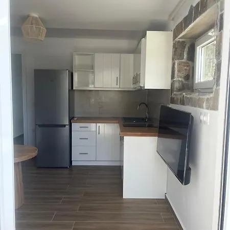 Milesian Apartment *